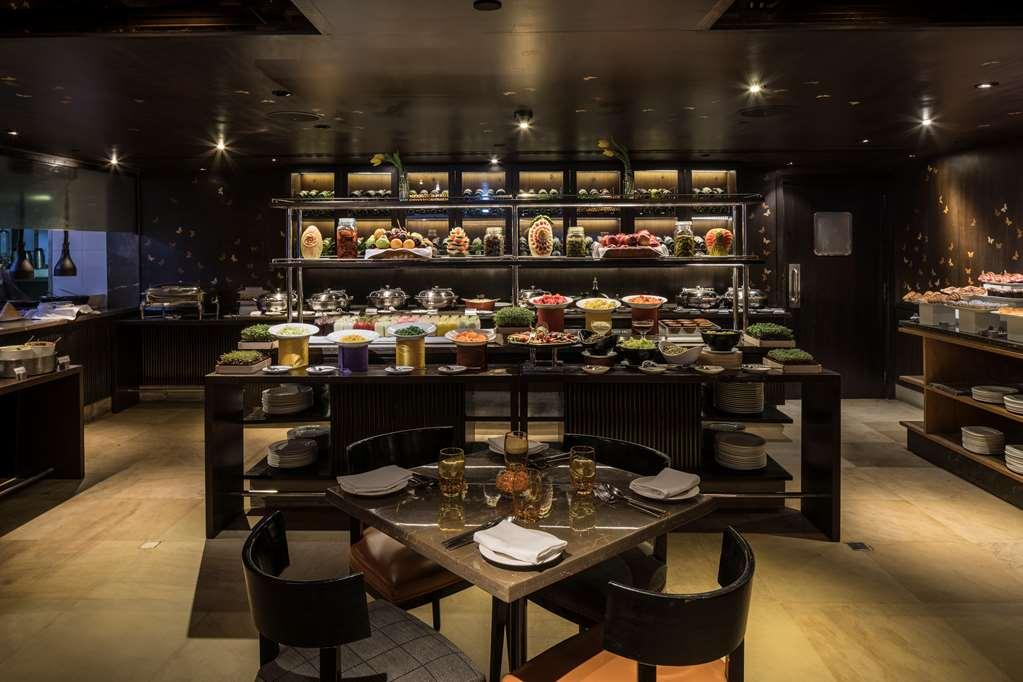 โรงแรมเดอะ พาร์ค บังกาลอร์ ภายนอก รูปภาพ The interior of the restaurant