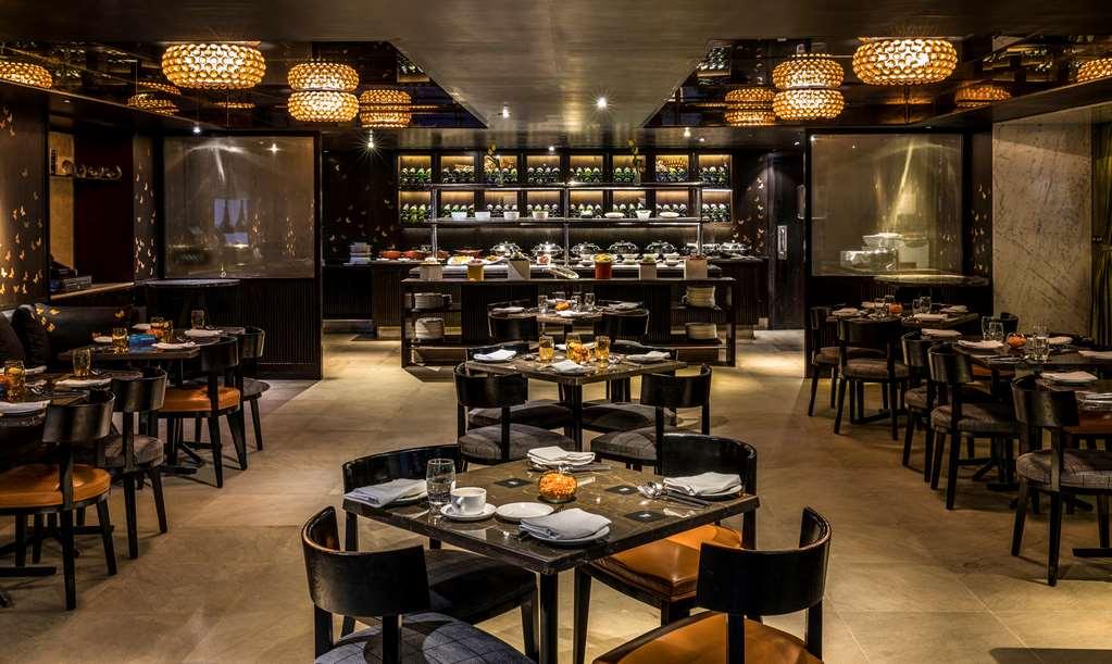 โรงแรมเดอะ พาร์ค บังกาลอร์ ภายนอก รูปภาพ Interior of the restaurant