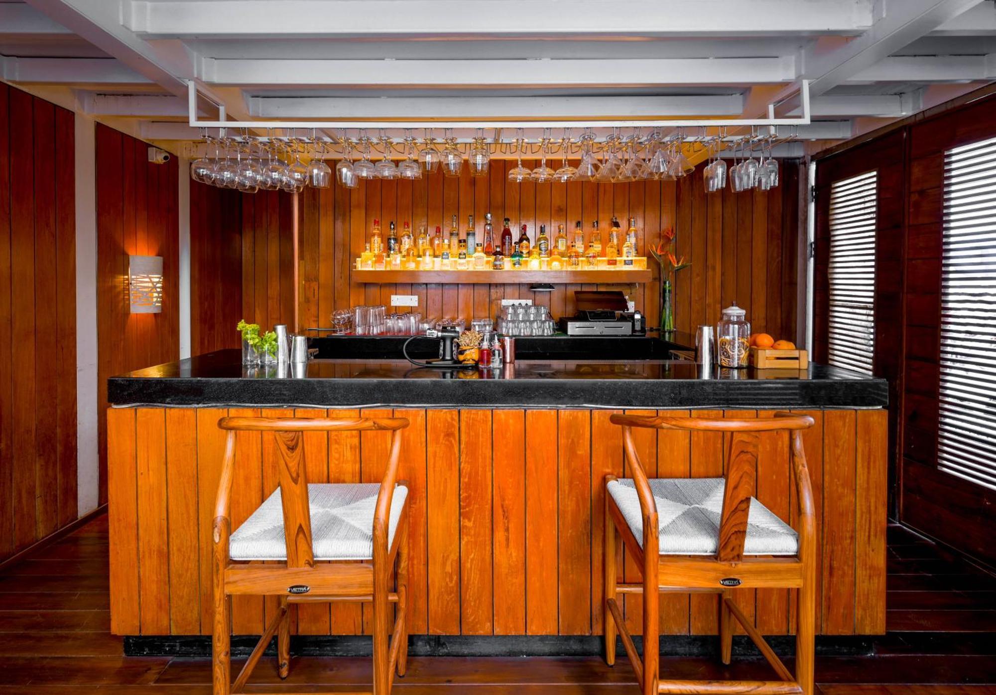 โรงแรมเดอะ พาร์ค บังกาลอร์ ภายนอก รูปภาพ The bar at the Taj Bengal