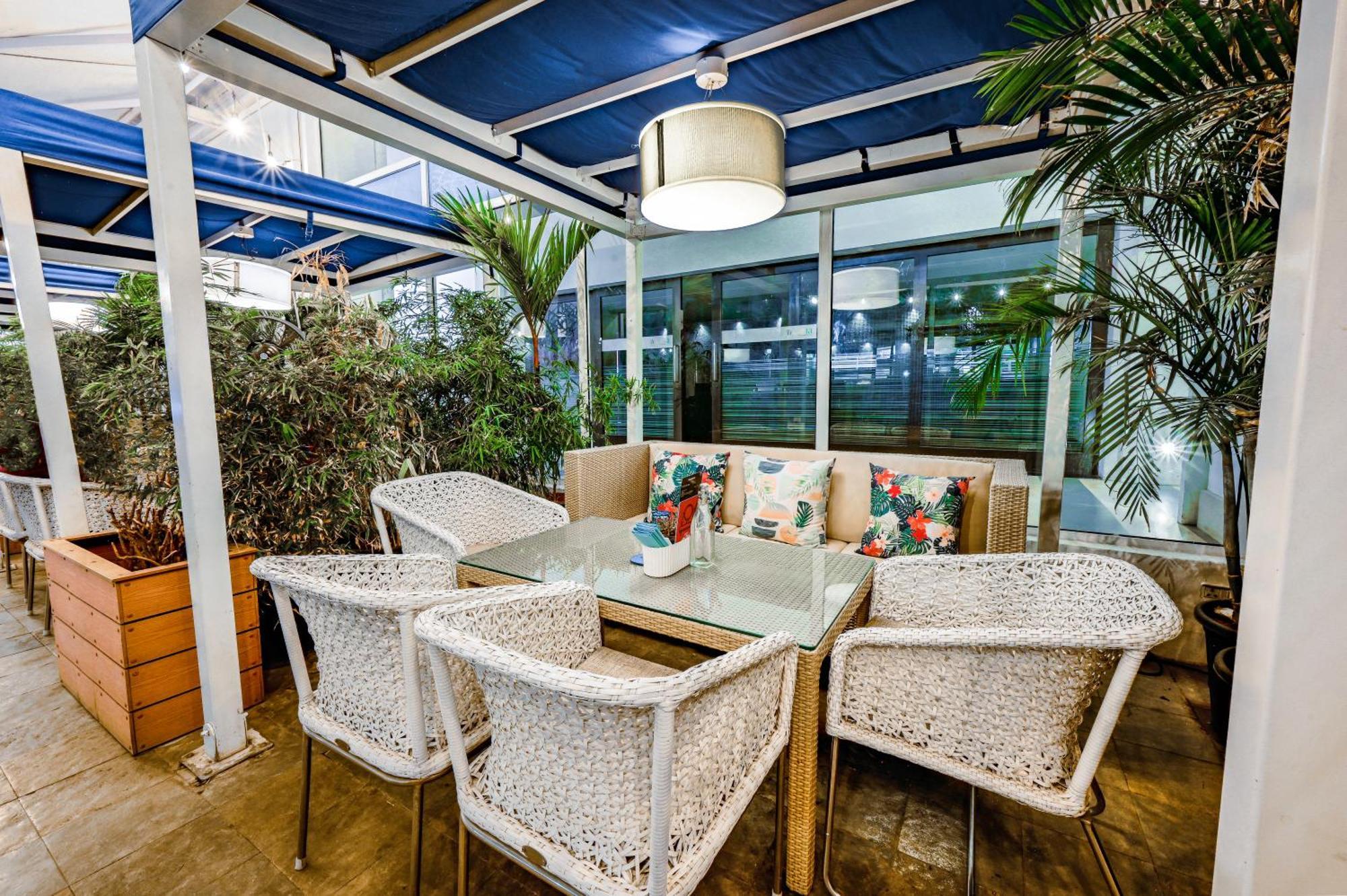 โรงแรมเดอะ พาร์ค บังกาลอร์ ภายนอก รูปภาพ The interior of the restaurant