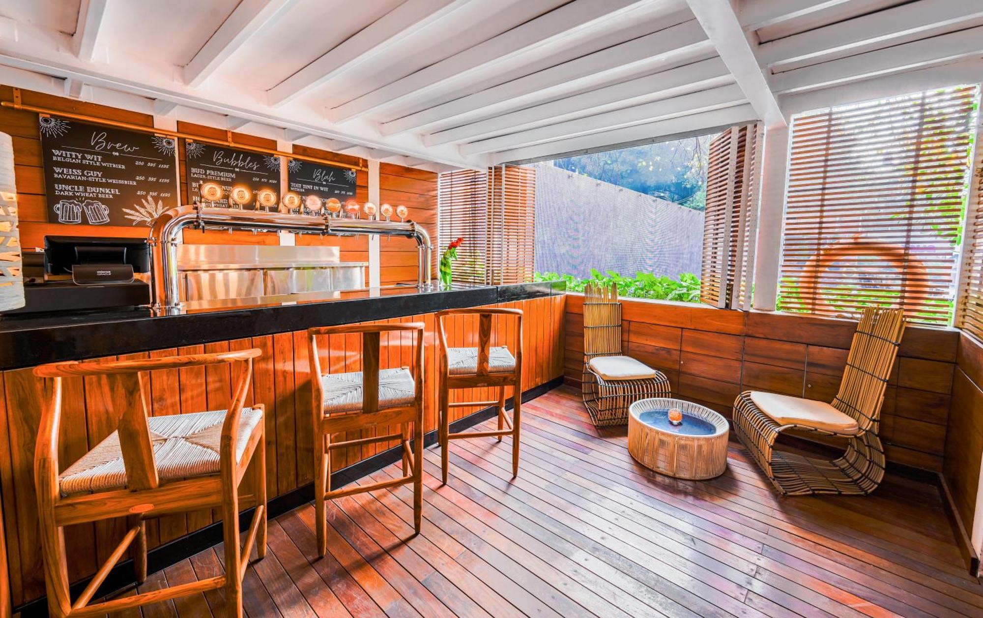 โรงแรมเดอะ พาร์ค บังกาลอร์ ภายนอก รูปภาพ The bar at the spa