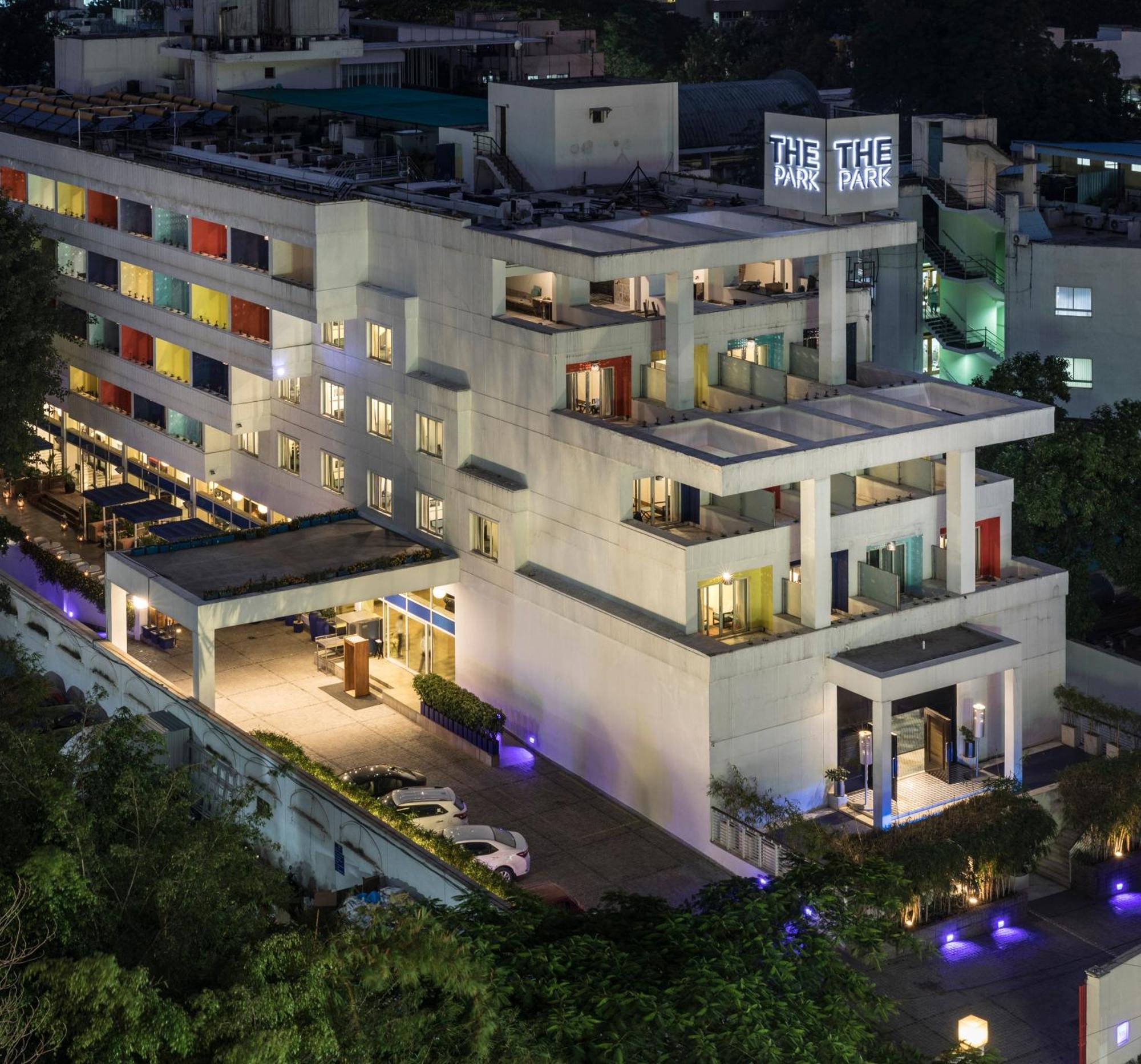 โรงแรมเดอะ พาร์ค บังกาลอร์ ภายนอก รูปภาพ The Tree Hotel