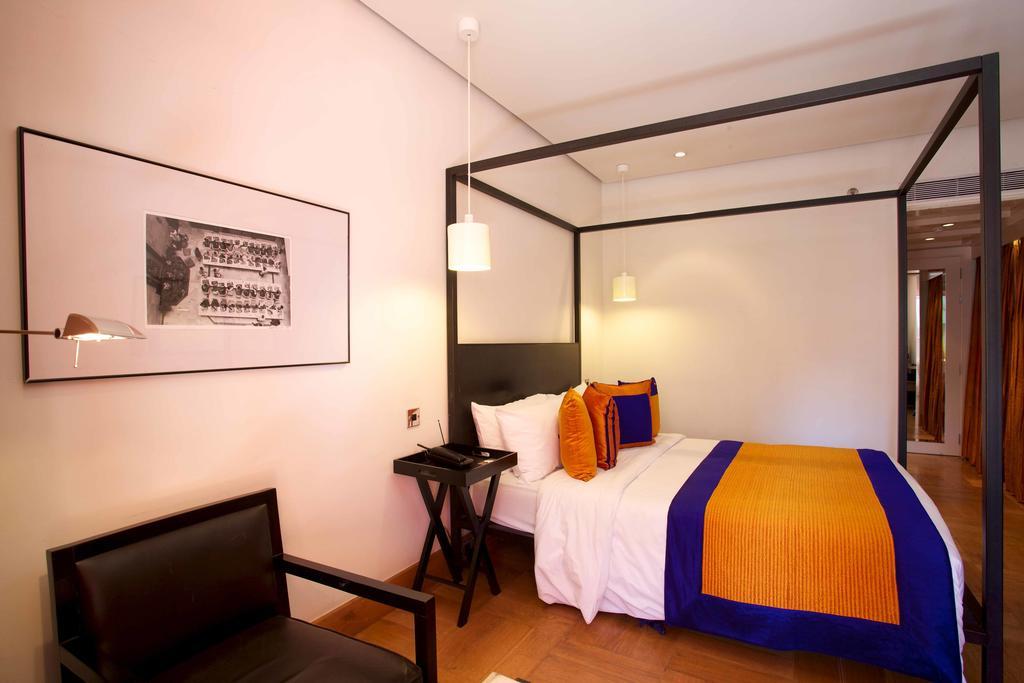 โรงแรมเดอะ พาร์ค บังกาลอร์ ภายนอก รูปภาพ A room at the hotel