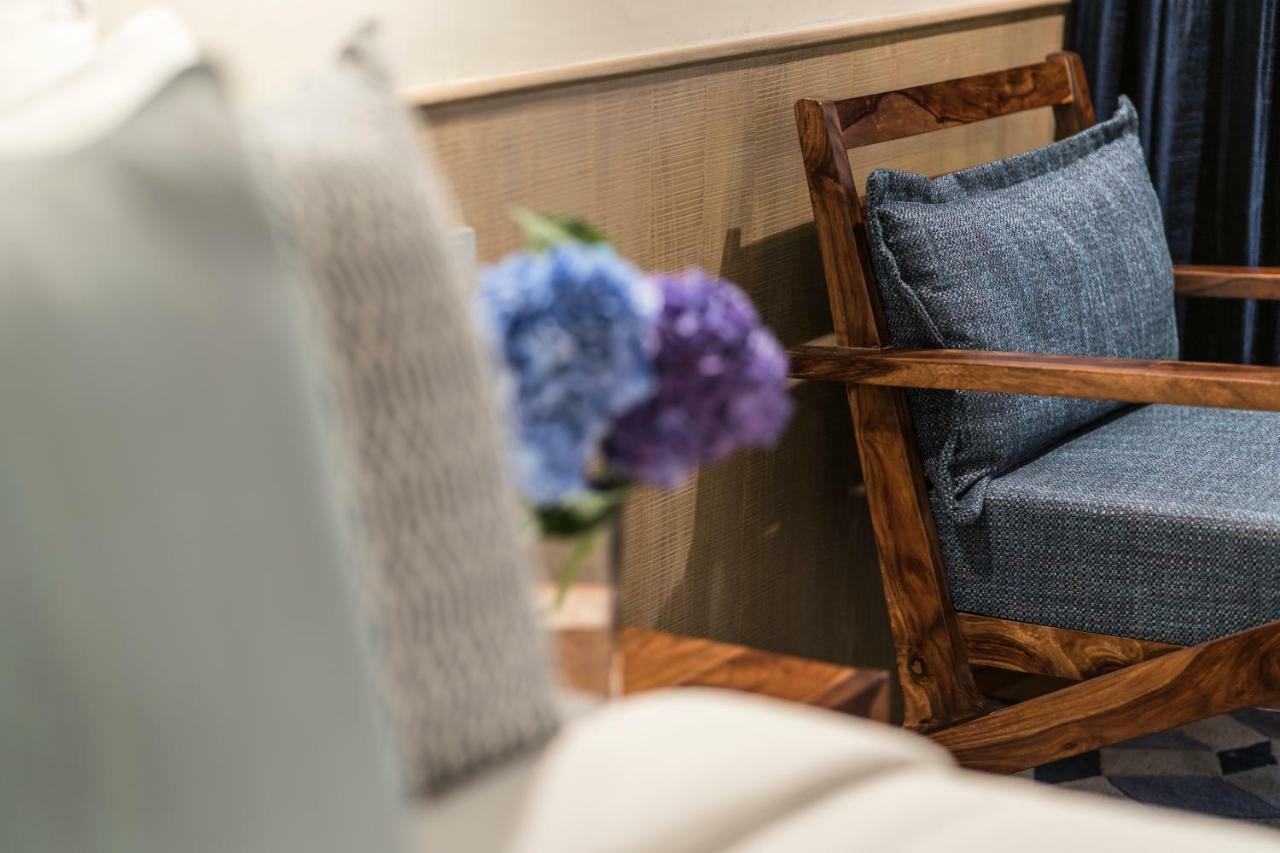 โรงแรมเดอะ พาร์ค บังกาลอร์ ภายนอก รูปภาพ A detail of the interior of a suite